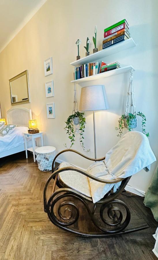 The Spot With Green Chair - Cozy Space Near Danube Будапеща Екстериор снимка